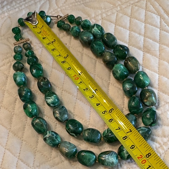 Vintage Green acrylic swirl, Gold tone dividers Beaded Double strand Necklace - Picture 6 of 9